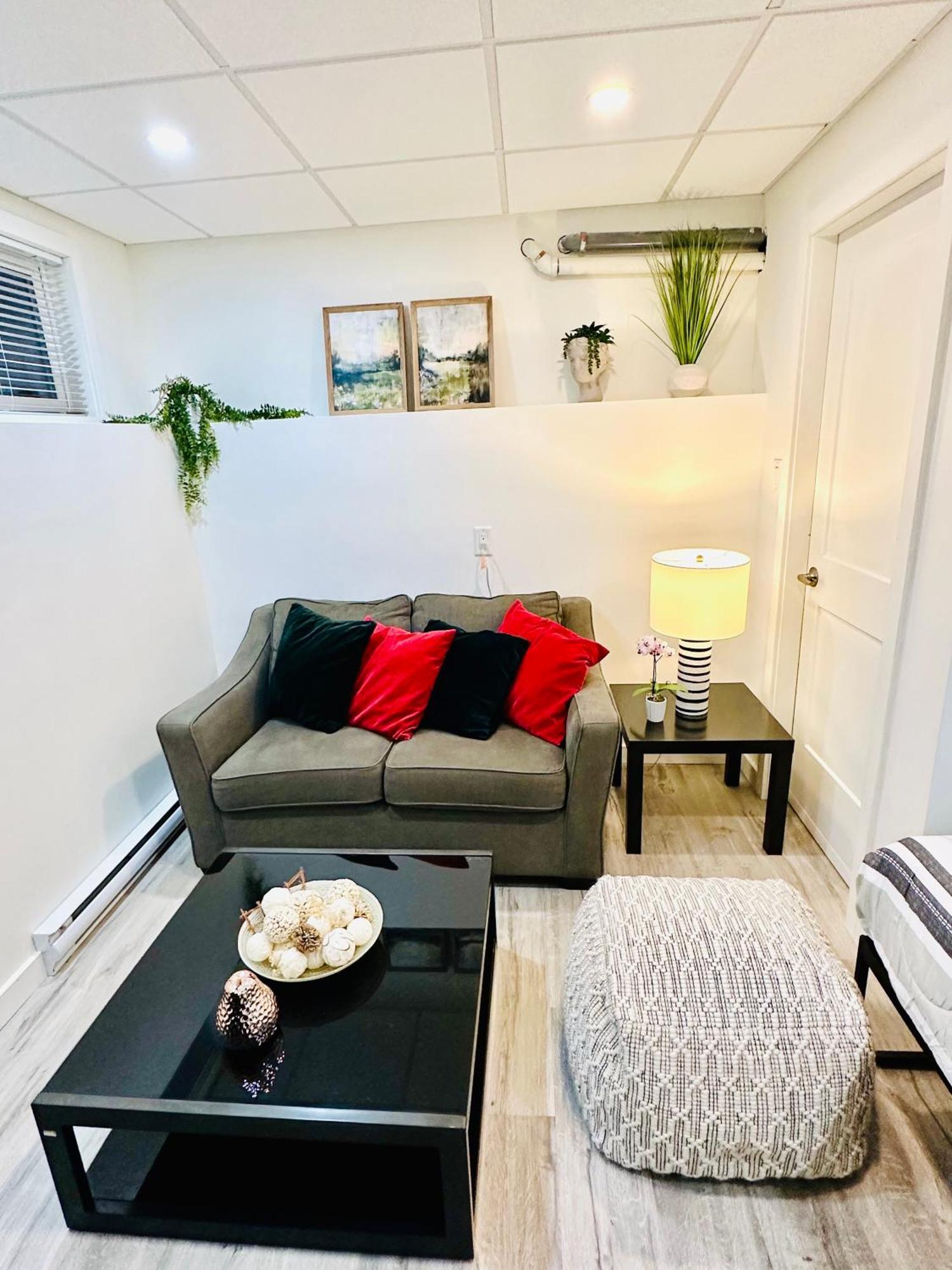 Cozy & Bright Home With Parking Victoria Exterior foto
